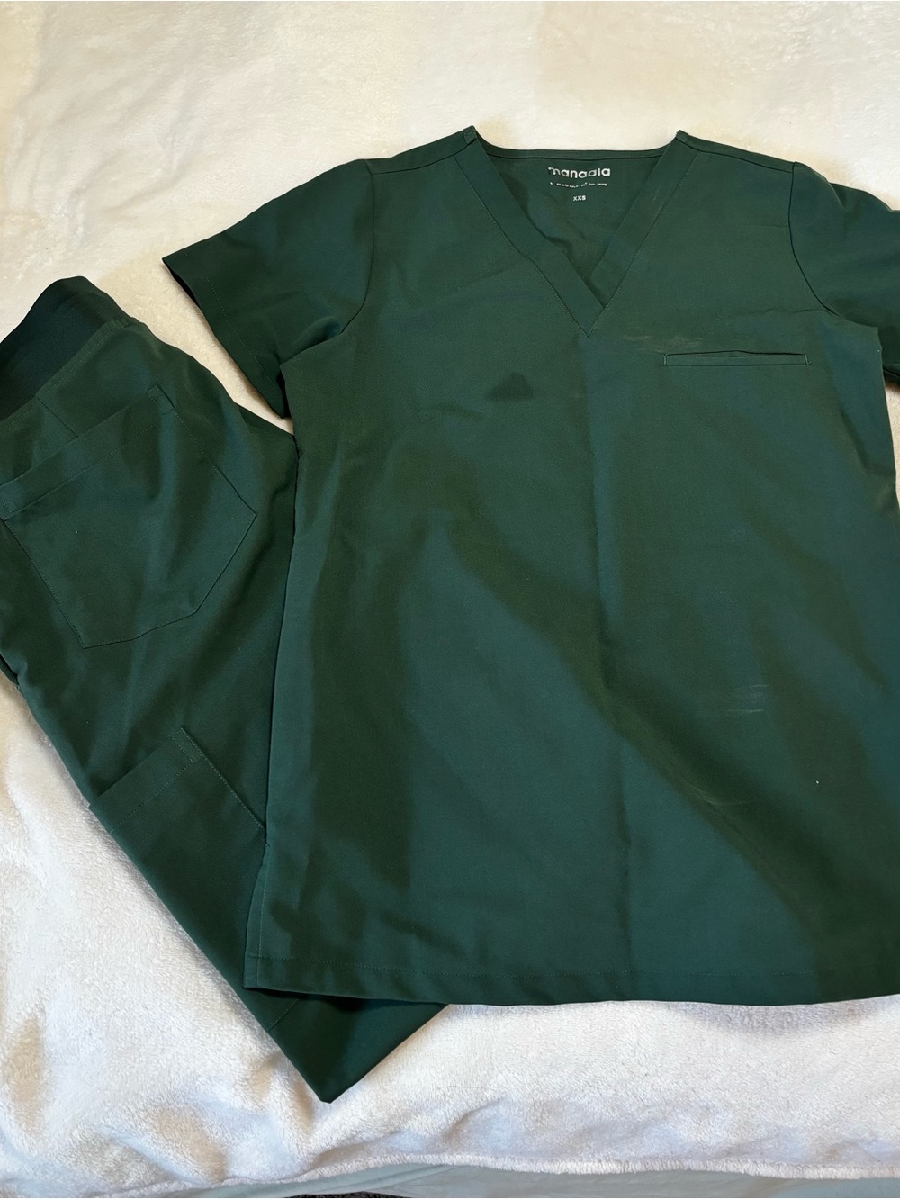 Mandala scrubs Women's Dark Green - V-Neck Top & Elastic Waist Pants